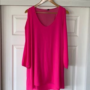 Pink dress with open sleeves